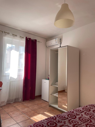 Others 4, Scibetta's B&B, Taranto