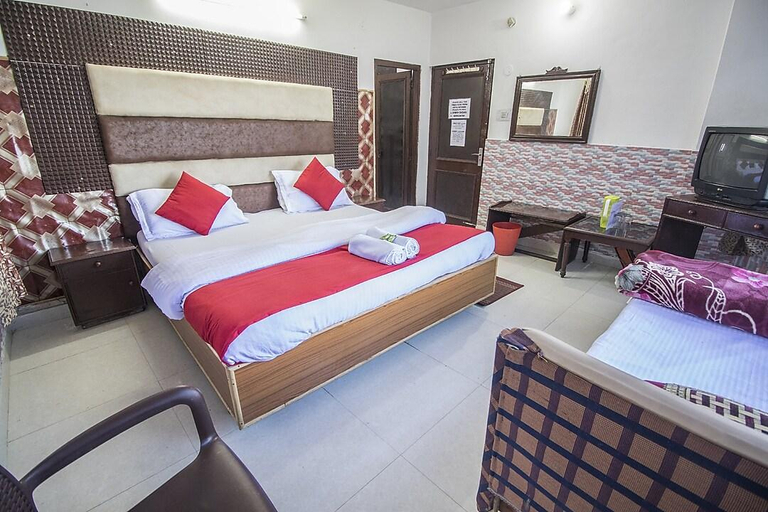 Bedroom 2, Hotel Holiday Plaza, Chamba