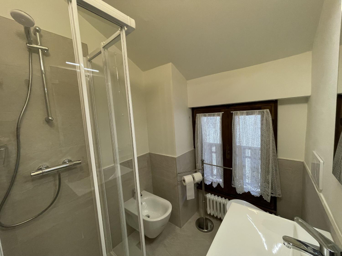 Bathroom 3, 073 Mansarda Duplex, Carisolo, Trento