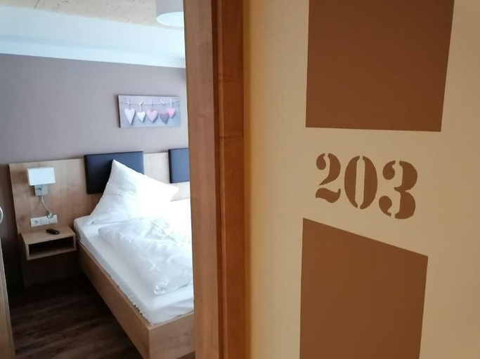 Bedroom 2, Landgasthof Niebler, Erlangen-Höchstadt