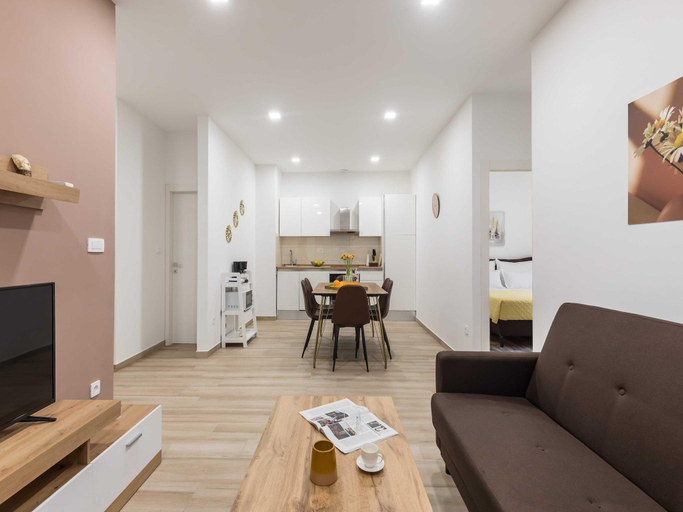 Others 3, bedroom apartment with balcony, Klis