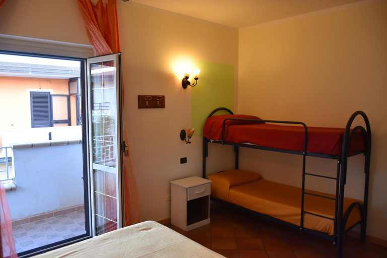 Others 4, Il Melograno, Vibo Valentia