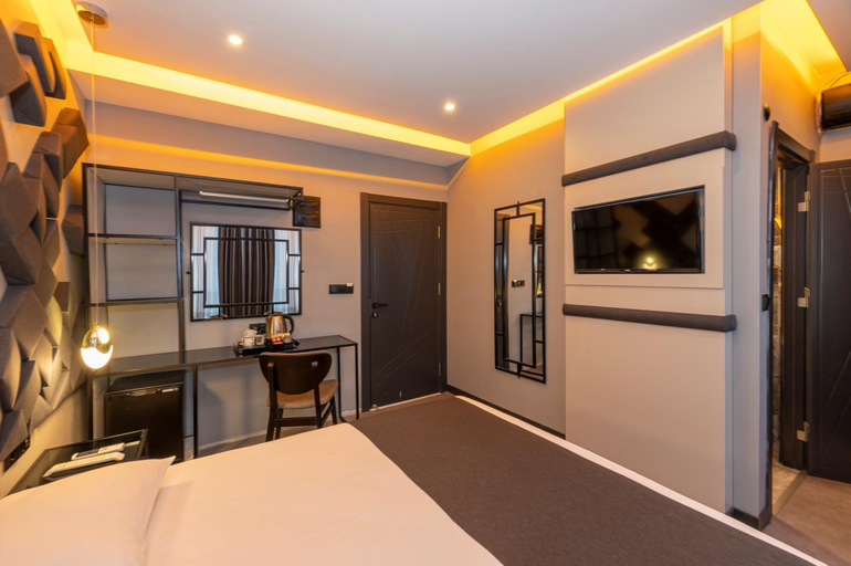 Bedroom 2, White Palace Hotel, Bakırköy