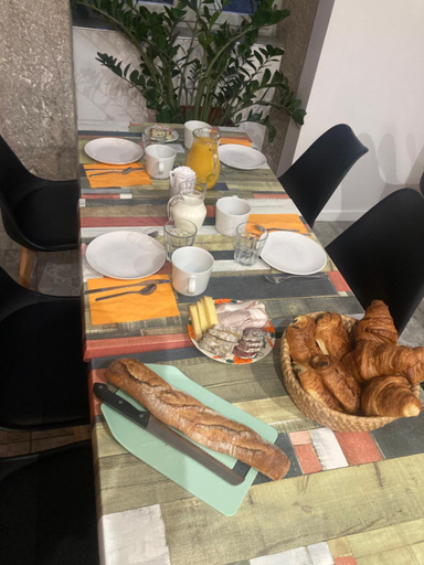 Food & Drinks, A deux pas du Rheby, Ain
