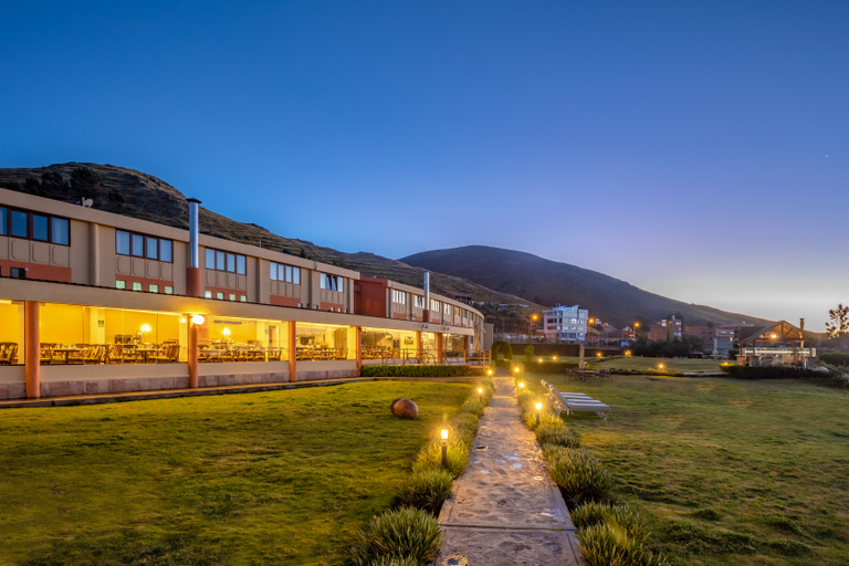 Exterior & Views