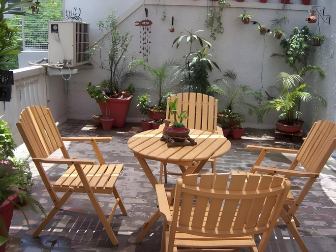 Others 4, Family Bed and Breakfast, Delhi