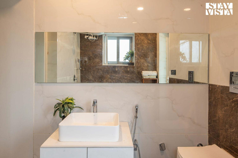 Bathroom 3, StayVista at Golden Lark with Wi-Fi, Pool & Lawn, Panchkula