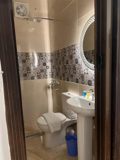 Bathroom, Malak pyramids inn, Al-Ahram