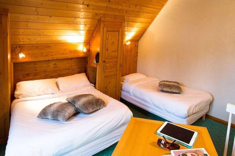 Bedroom 3, Chalet Hotel Regina, Haute-Savoie
