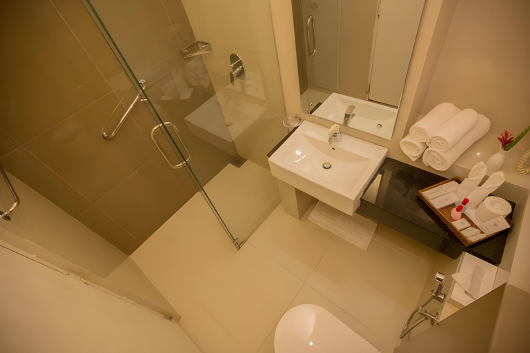Bathroom 5, The Palms Hotel Beruwala, Beruwala