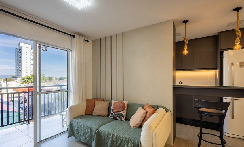 Living area, 2BR Apt w/ Pool & BBQ 210m - Csi0302, Piçarras