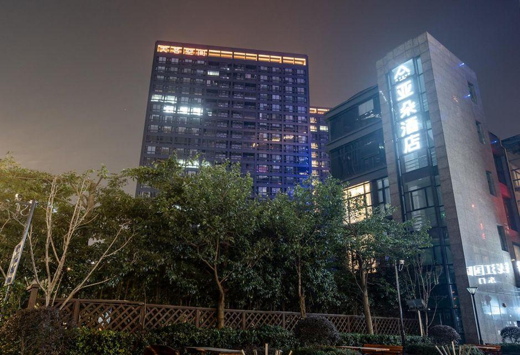 Exterior & Views