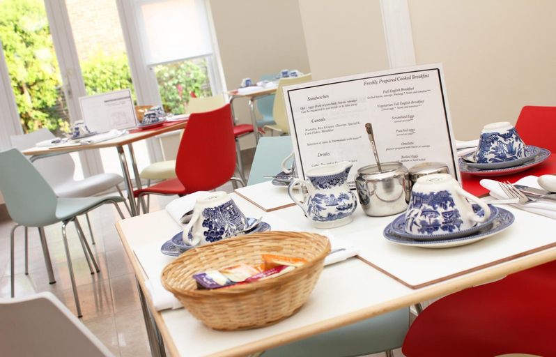 Food & Drinks 5, Brentwood Hotel, Essex