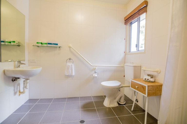 Bathroom 5, Angourie Resort, Clarence Valley- Coast