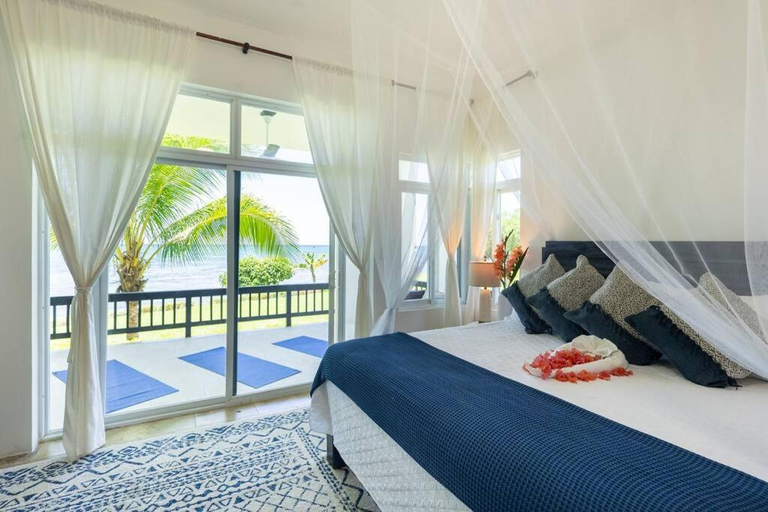 Bedroom, Ivy's Cove Beach Side Condo - Luxury Villa