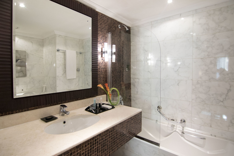Bathroom 3, Carlton Tower Hotel, Dubai