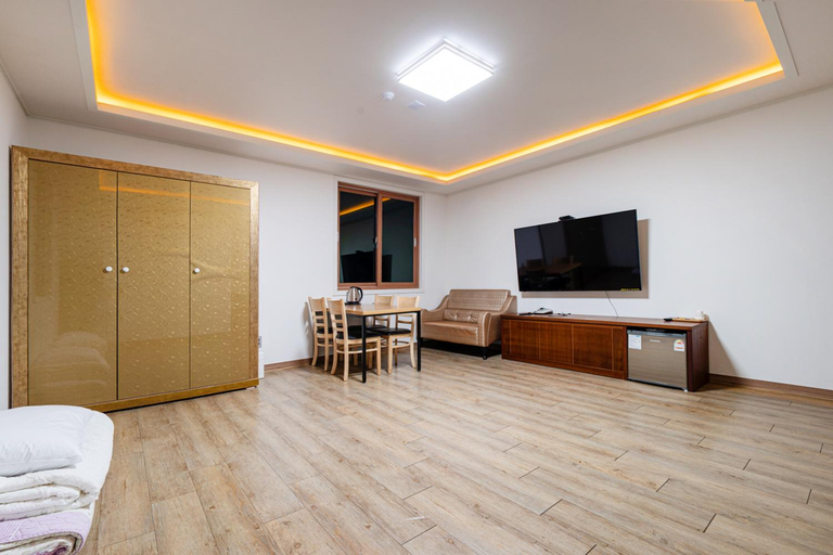living_room 6
