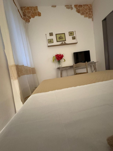 2, Vittorina's Home, Sassari