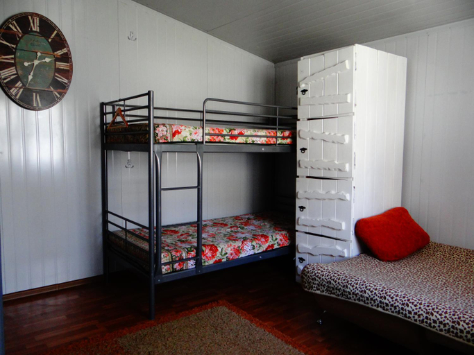 Others 2, Sherlock Holl Hostel, Vladivostok gorsovet