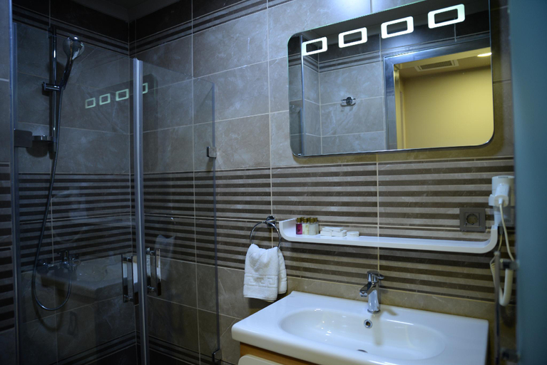 Bathroom 4, Ferman Apart Hotel, Şişli