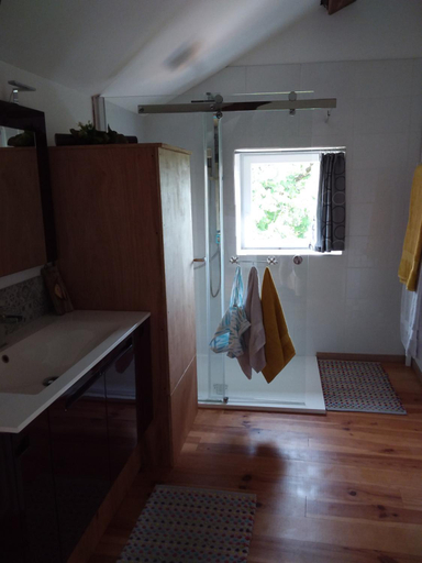 Bathroom 2, Chambre d'hotes en Segala, Aveyron