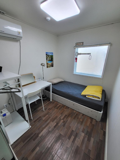Bedroom 2, Yellow Cloud Box A, Seodaemun