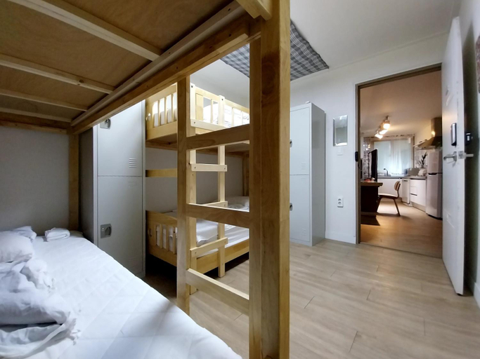 Bedroom 3, Pohang Youngildae Guesthouse, Pohang