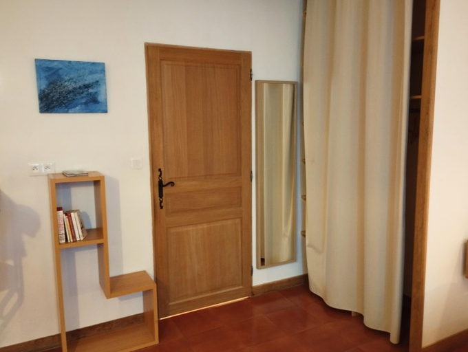 Bedroom 2, Les Studios de St Guilhem, Hérault