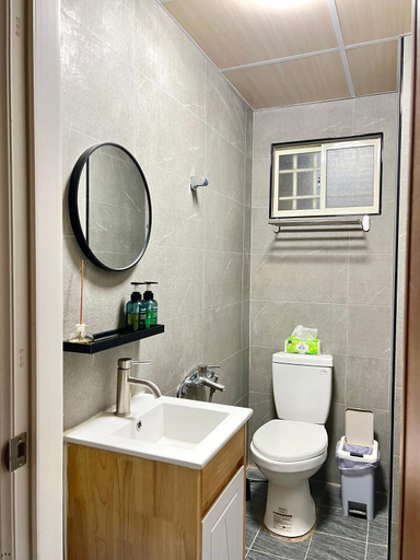 Bathroom 5, Wang's hostel, Tainan