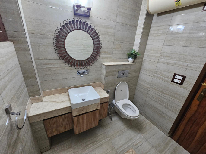 Bathroom 3, DEER PARK LUXURY HOMESTAY (Safdarjang Enclave), Delhi