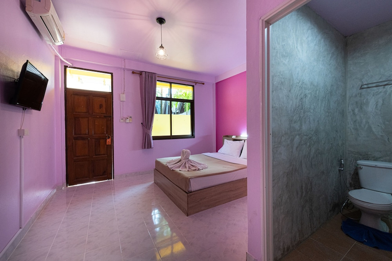 Bathroom 3, myPatong Social Hostel, Phuket Island