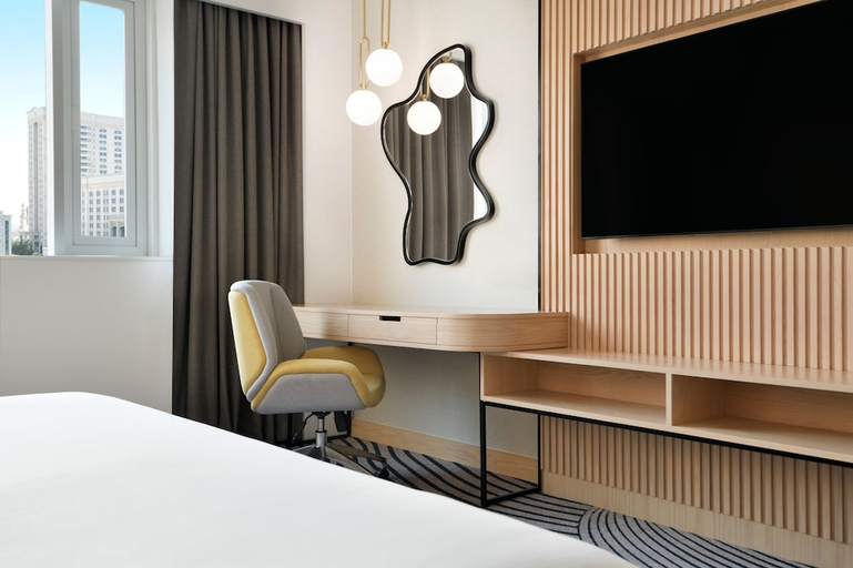 Bedroom 3, Crowne Plaza Jumeirah, Dubai
