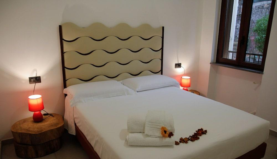 Bedroom 4, Amaltea, Salerno