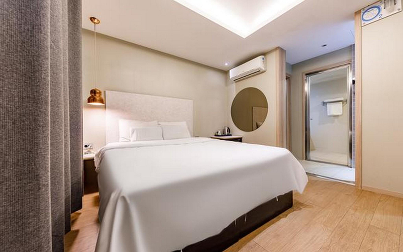 Bedroom 2, Yeoksam Hotel LIN, Gangnam