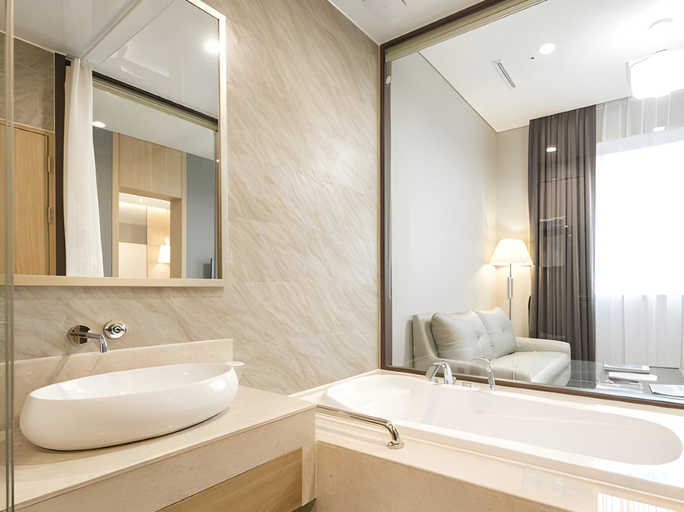 Bathroom 3, Gold River Hotel, Geum-cheon