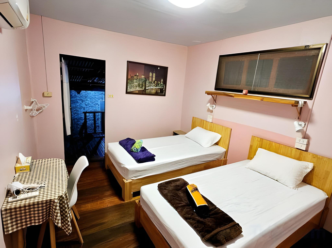 Bedroom 2, Let's Sea Hostel, Mueang Krabi