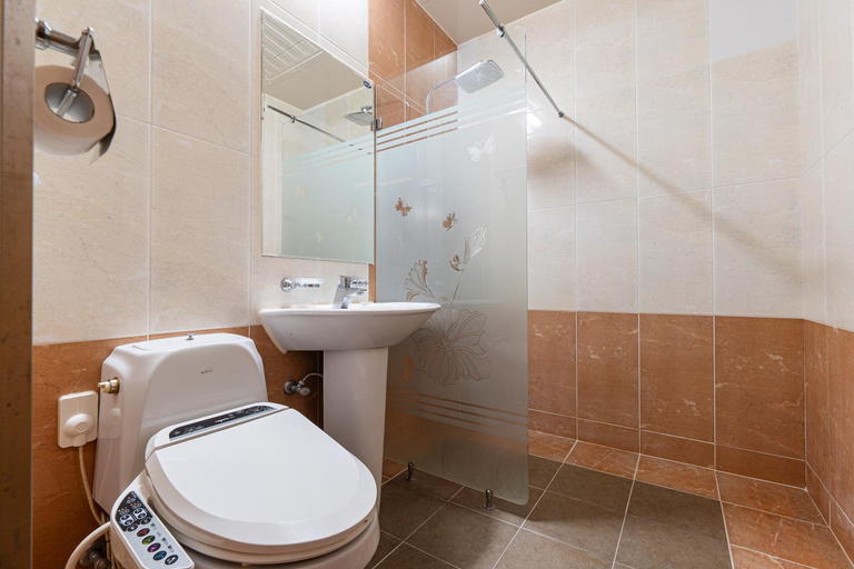 bathroom 9