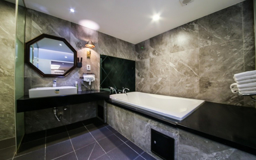 Bathroom, Yeoksam Hotel LIN, Gangnam