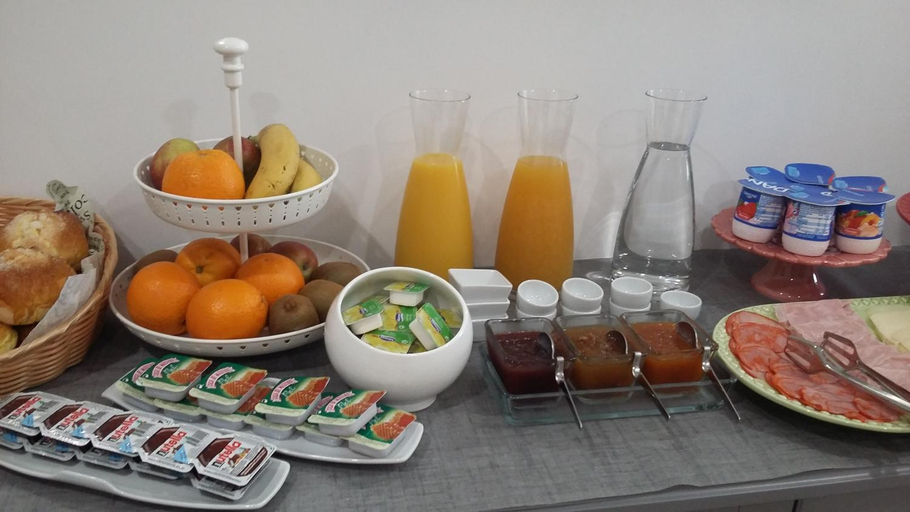 Food & Drinks 4, Thomar House, Tomar