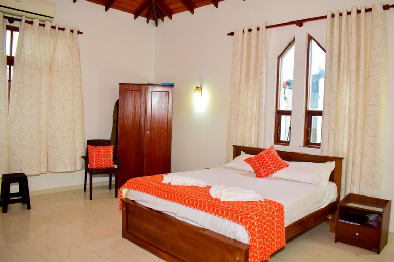 Bedroom 2, 3 Bed House - Wifi Parking 10minBeach, Dehiwala-Mount Lavinia