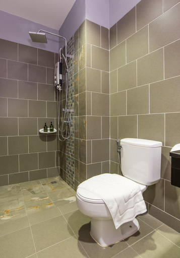 Bathroom 4, The Rich Sotel, Mueang Krabi