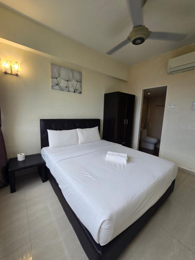 Bedroom 2, Sunshine Seaview Apartment, Penang Island