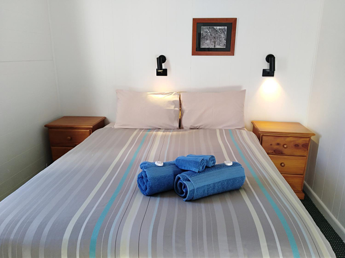 Others 5, The Coachman Ski Lodge, Snowy River