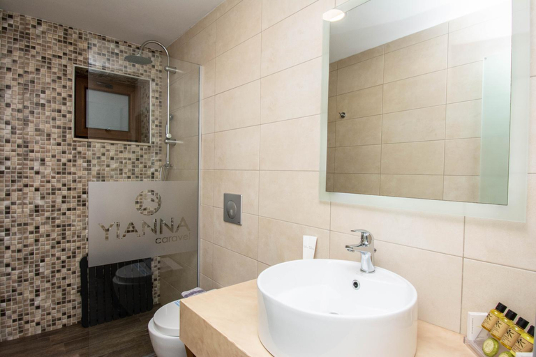 Bathroom 5, Yianna Caravel by Checkin - Adults Only, Crete