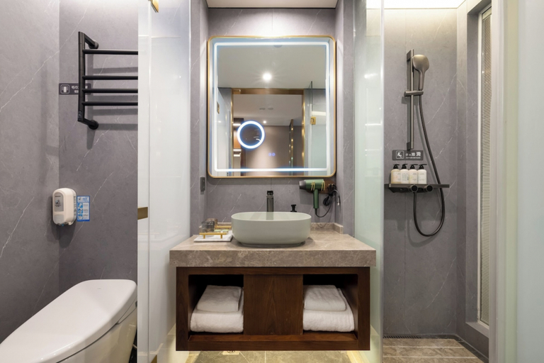 Bathroom 3, Nostalgia Hotel (West lake Hangzhou), Hangzhou