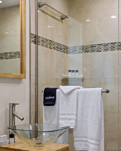 Bathroom 5, Sun Dek Beach House, Palm Beach