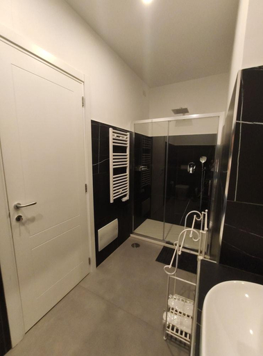 Bathroom 5, L'arco e il vico, Napoli
