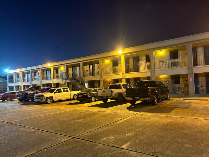 Exterior & Views 1, Howards Inn Motel, Saint Landry