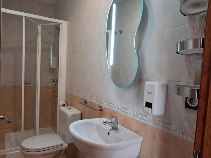 Bathroom 5, Hostal plaza mayor carrion de los condes, Palencia