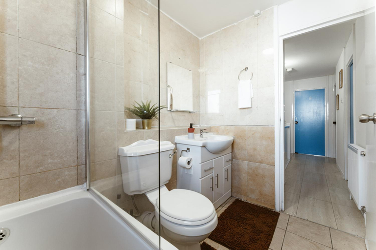 Bathroom 2, Stratford Cosy rooms - 17, London